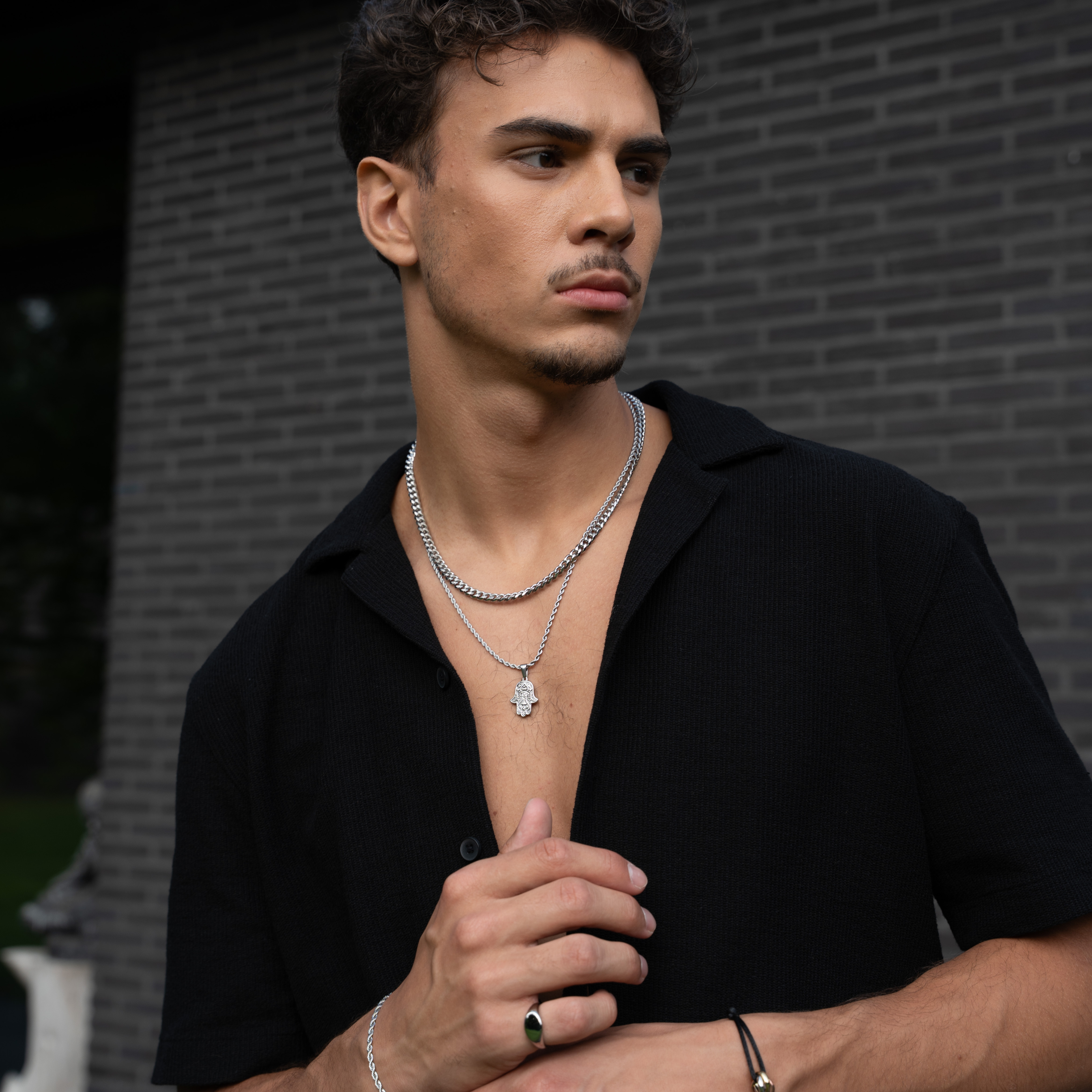 Sovereign Hand Hanger + Ketting (Zilver)